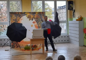 Kolejny pokaz iluzjonisty