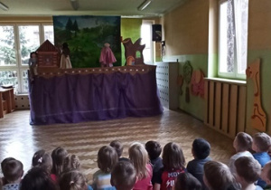 Przedstawienia ciąg dalszy