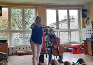 Poznajemy nowy instrument muzyczny - wiolonczelę