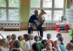Dzieci odgadują zagadki muzyczne