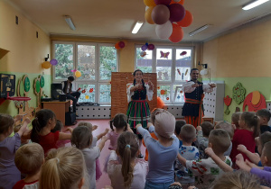 Wspólny taniec klapok