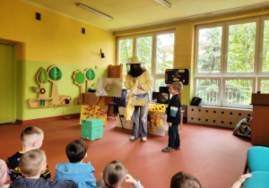 Przymierzamy strój