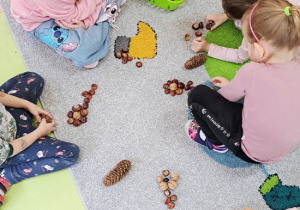 Pszczółki lubią zabawy z wykorzystaniem darów jesieni