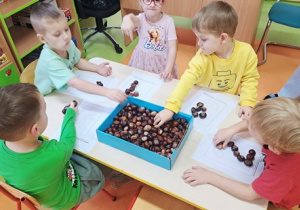 Praca przy stolikach