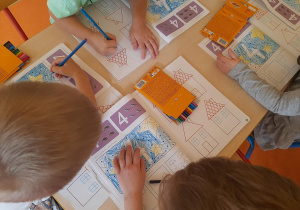 Praca w Zeszycie Supersmyka - utrwalamy poznaną cyfrę 4