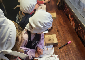 Czekoladowe słodkości gotowe