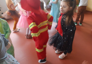 Wspólne tańce przy muzyce