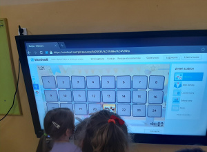 "Świąteczne memory" - zabawy interaktywne na tablicy