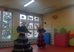 Taniec z wachlarzami