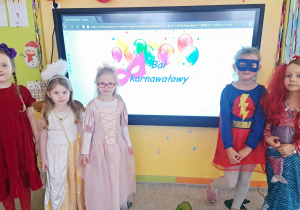 "Pszczóki" w karnawałowych strojach