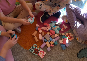 Zabawy nowymi klockami