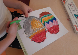 Praca indywidualna - wycinanie nożyczkami