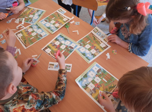 Praca indywidualna przy stolikach