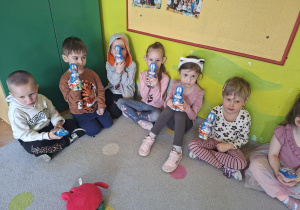 Zadowolone przedszkolaki