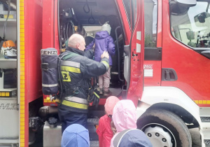 Wsiadamy do wozu strażackiego